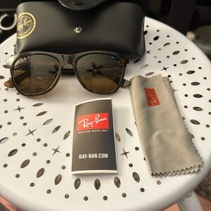 Like new Ray Bans polished light Havana brown lens